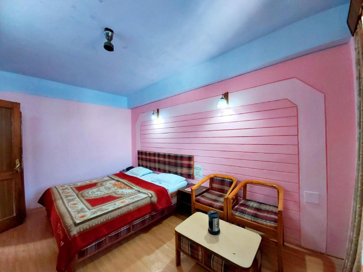 Goroomgo Radha Continental Nainital Exterior photo